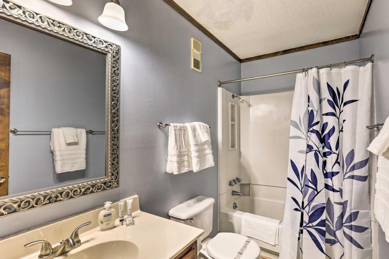 Beech Mountain Condo With Pool Access And Slope Views! Exterior photo