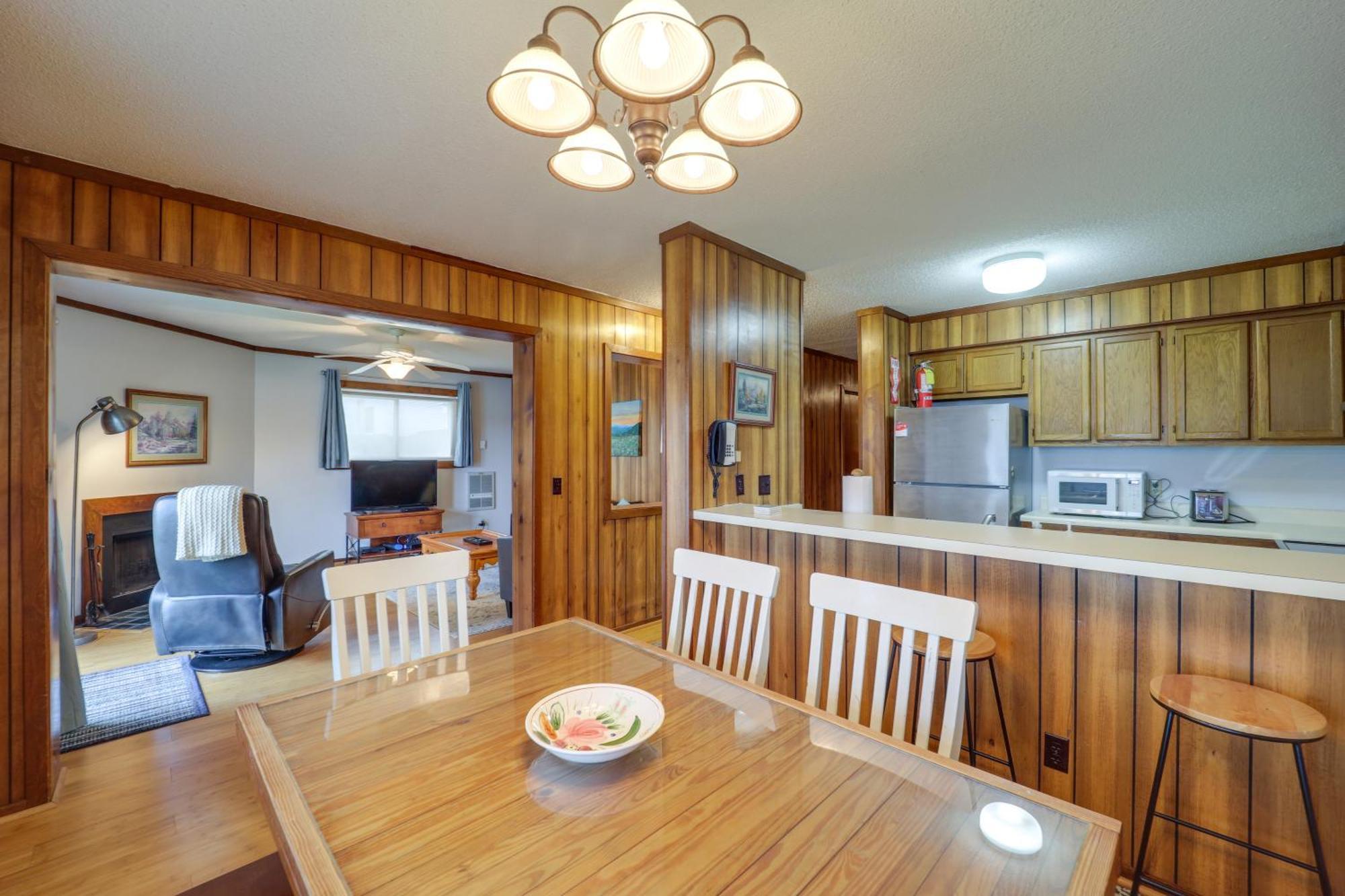 Beech Mountain Condo With Pool Access And Slope Views! Exterior photo